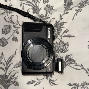 Canon G7 X Black Digital Camera